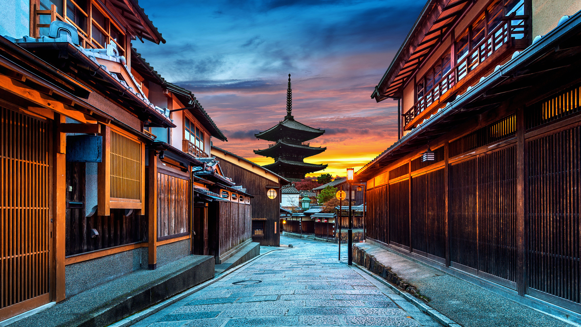京都祇園坂からの風景